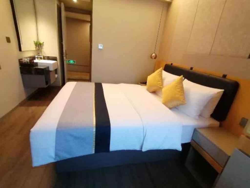 Home Inn Kunming Baita Road Esterno foto