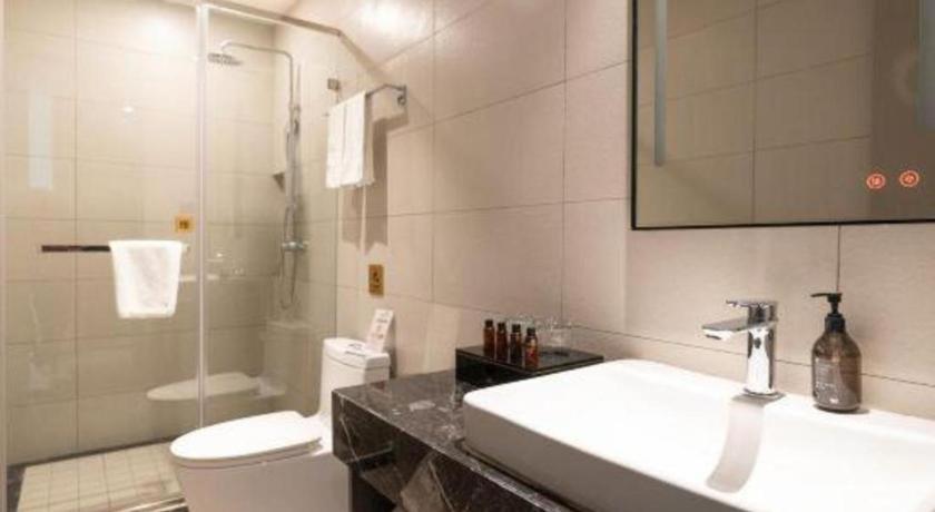 Home Inn Kunming Baita Road Esterno foto