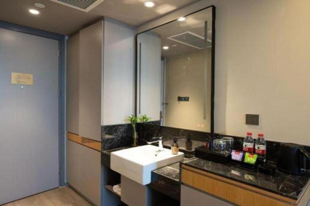 Home Inn Kunming Baita Road Esterno foto